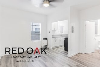 Building Photo - 290 Loma Dr