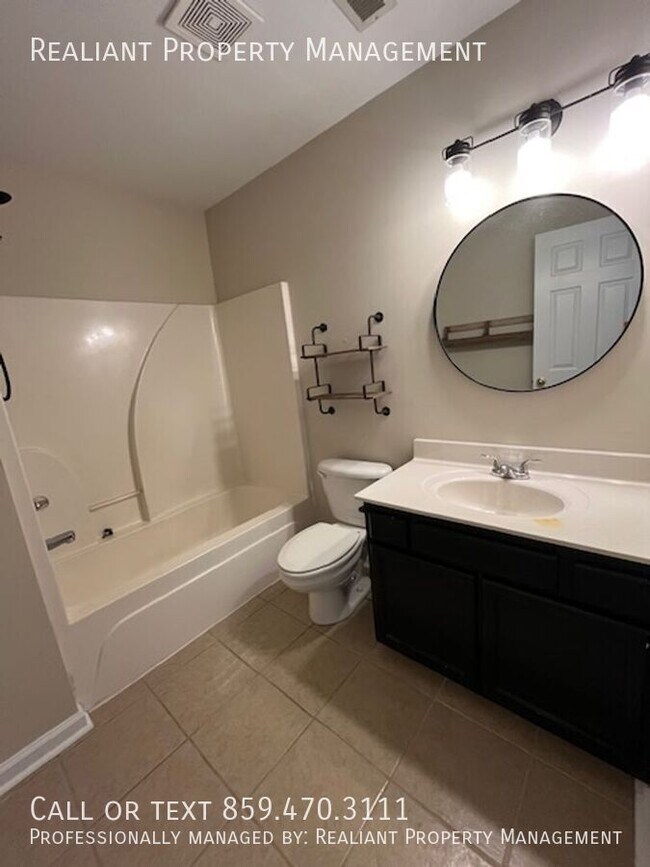 Building Photo - 404 Platt Dr