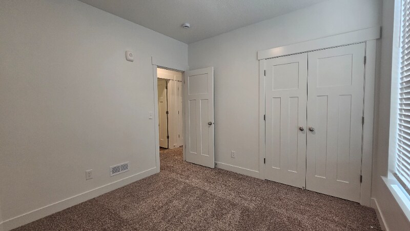 Building Photo - 13687 S Hanley Ln