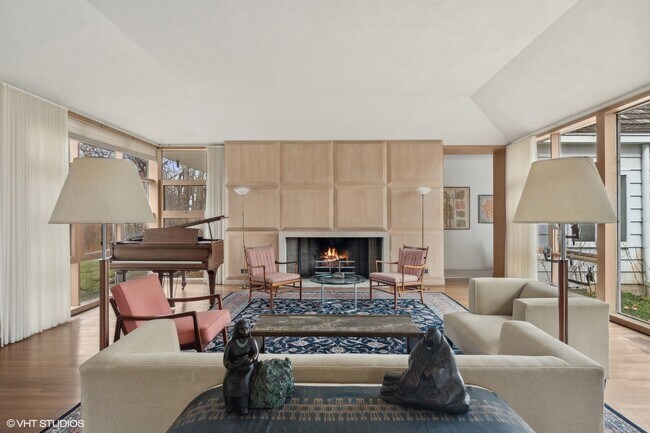 Building Photo - 155 S Deere Park Dr