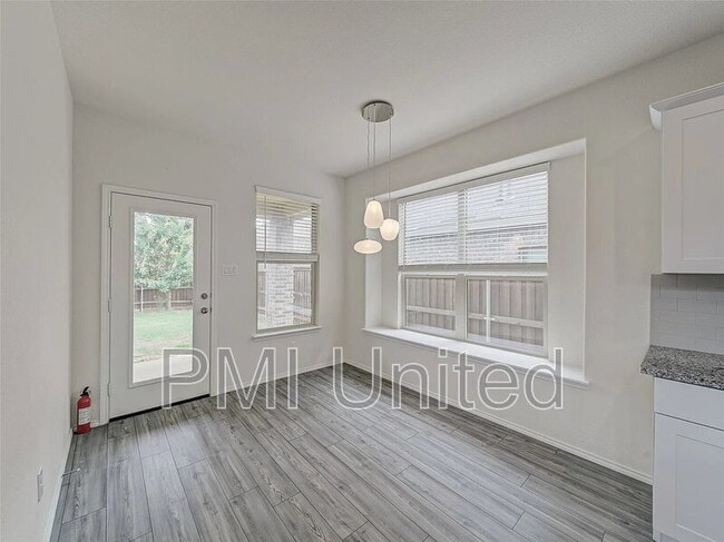 Building Photo - 2321 Larimar Dr