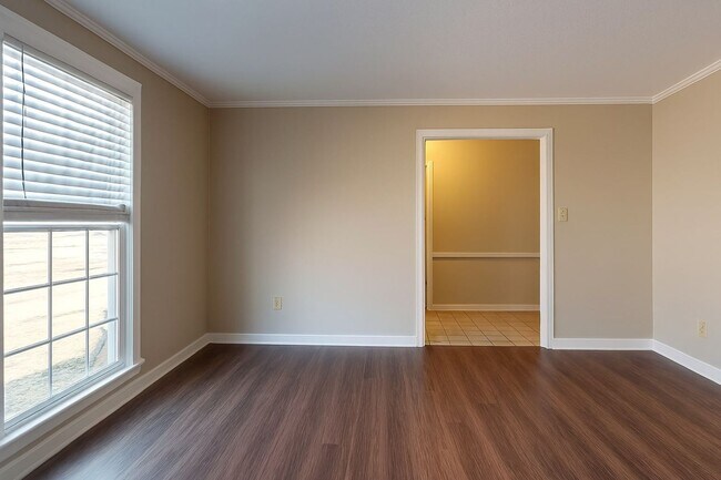 Building Photo - 1806 Heatherton Dr