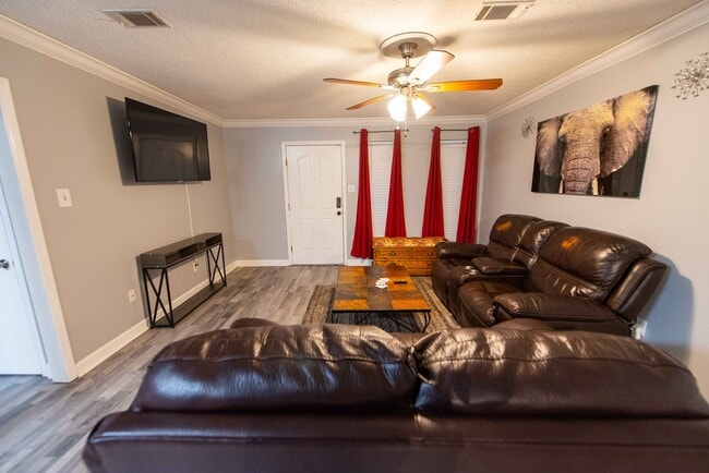 Building Photo - 2200 Romine Rd