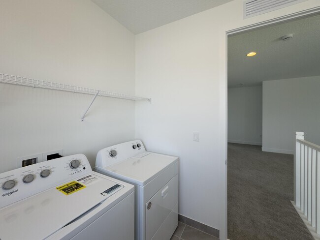 Building Photo - 5286 Nevola Ave