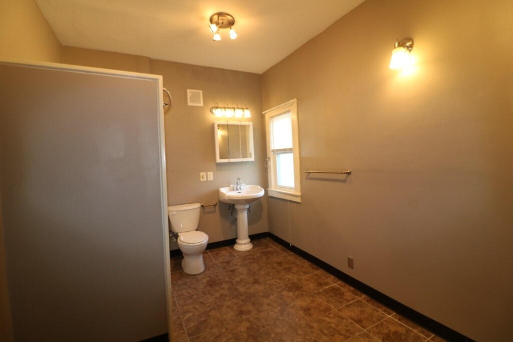 Building Photo - 1206 Bridge Ave