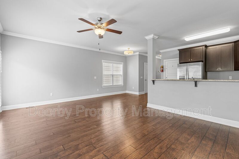 Building Photo - 723 Ladd Ave