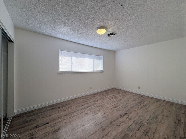 Building Photo - 1575 Cherokee Ln