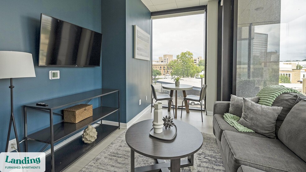 Building Photo - 600 19th St N