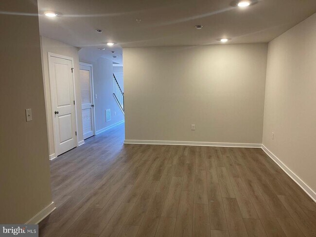 Building Photo - 130 Victor Dr