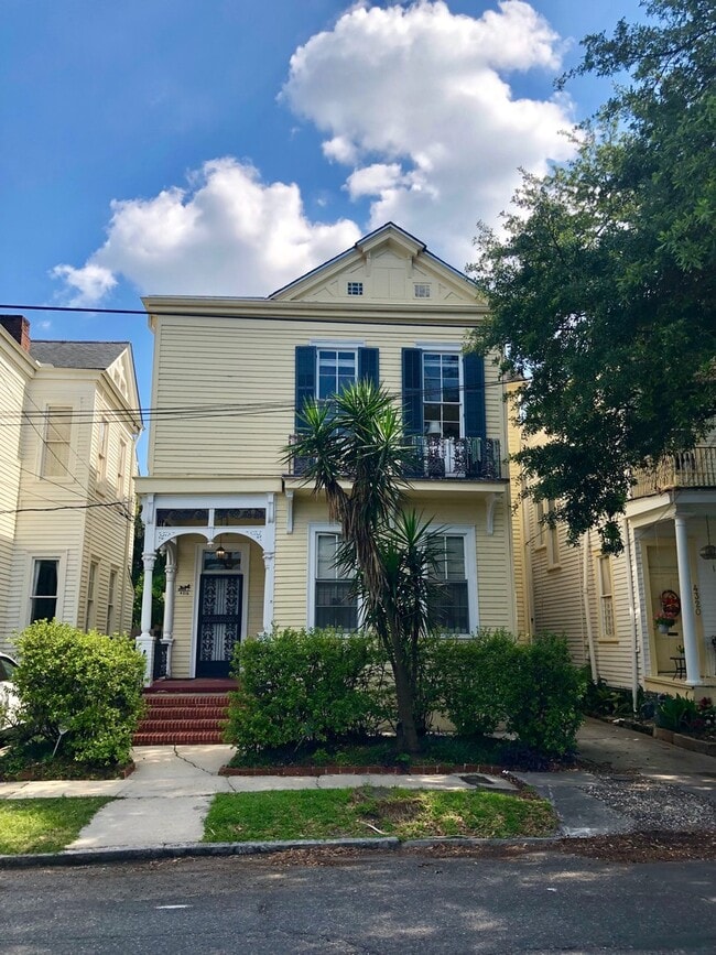 Building Photo - 1BD/1BA Uptown Apartment on Prytania St.