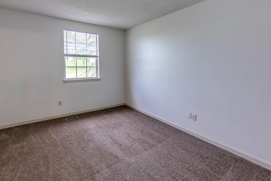 Building Photo - 1301 Neelys Bend Rd