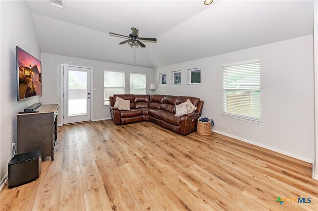 Building Photo - 303 Schuylerville Dr