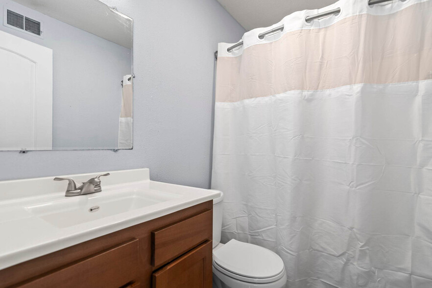 Building Photo - 2309 Cherry Hills Dr