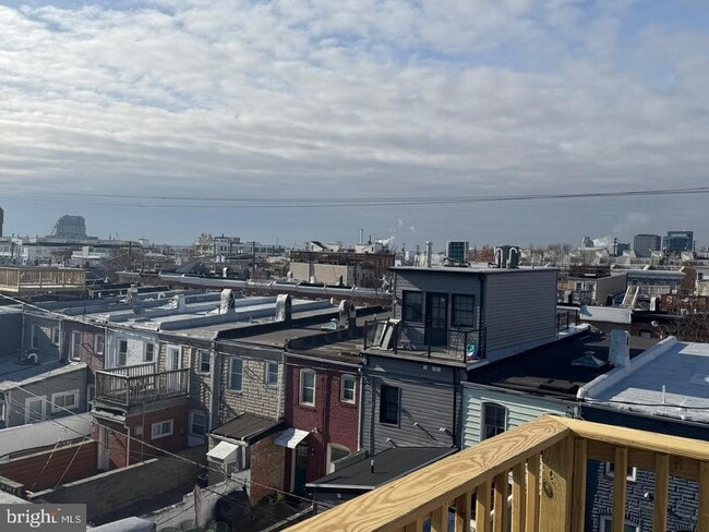 Building Photo - 606 S Belnord Ave