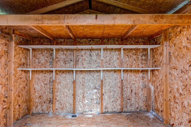 Building Photo - 2307 Traverse Dr