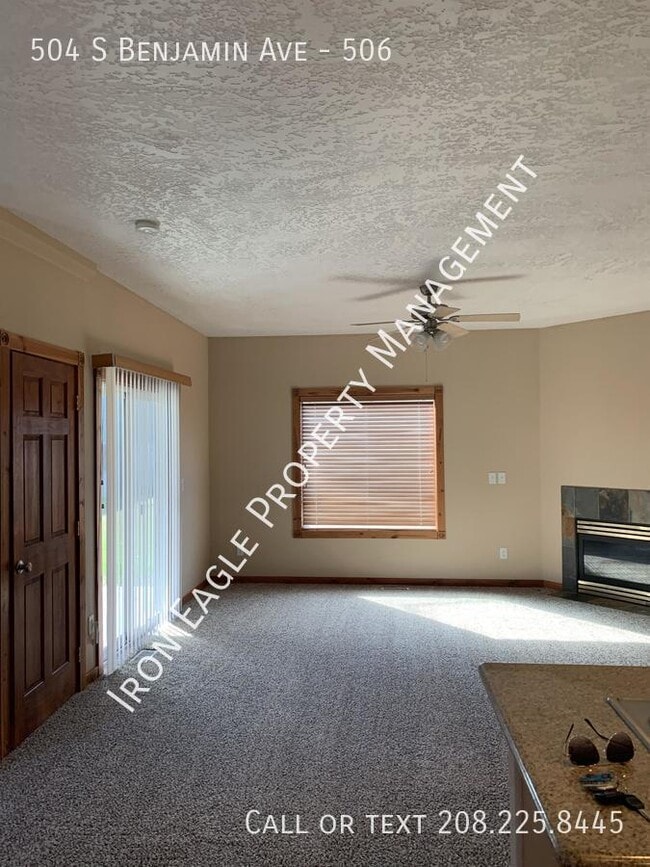 Building Photo - 504 S Benjamin Ave