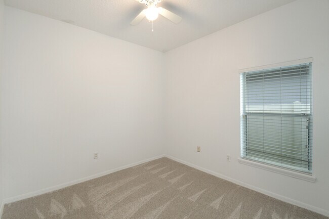Building Photo - 4306 Hidden Meadow Dr