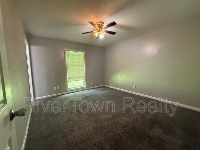 Building Photo - 3476 Mountain Terrace St