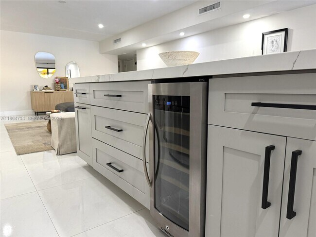 Building Photo - 15896 Kilmarnock Dr