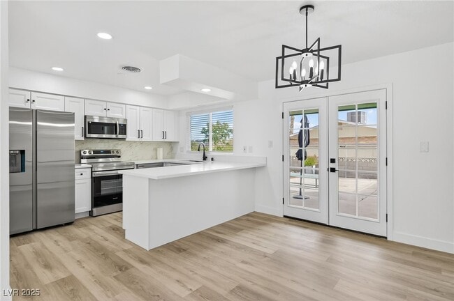 Building Photo - 405 Scenic Dr