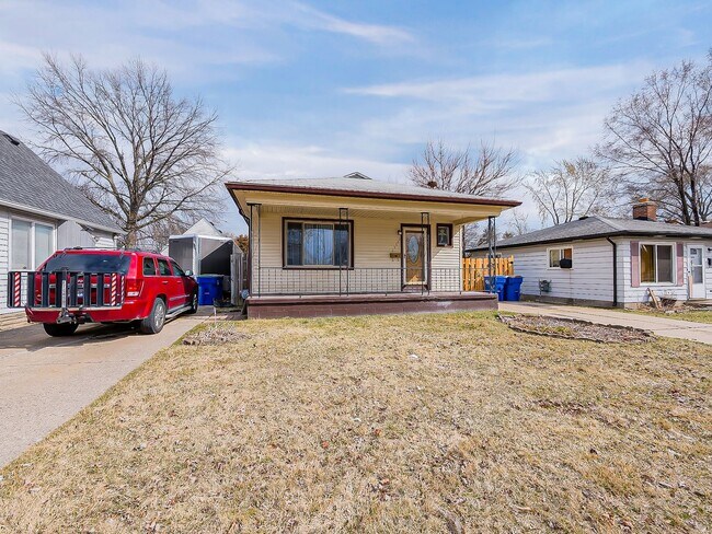 Building Photo - AVAILABLE NOW! SECTION 8 APPROVED! Charming 3-Bedroom Home in Warren!