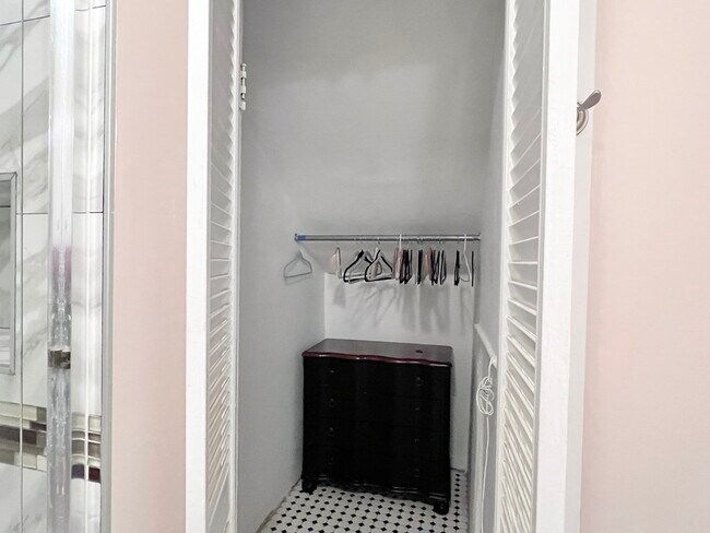 Building Photo - 86 Commonwealth Ave