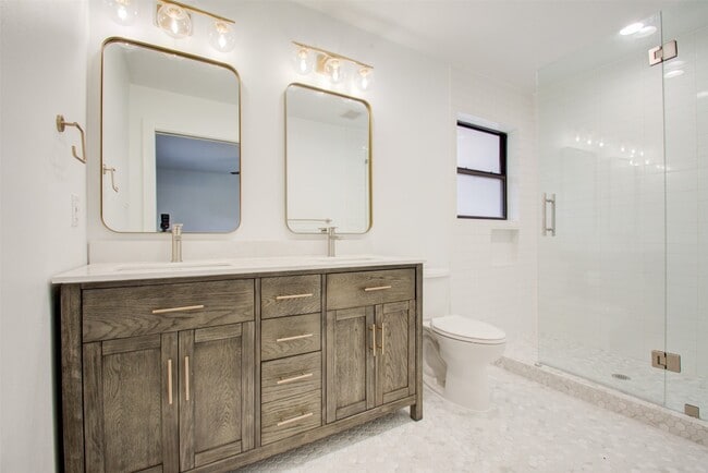 Building Photo - 8939 Rockhurst Dr