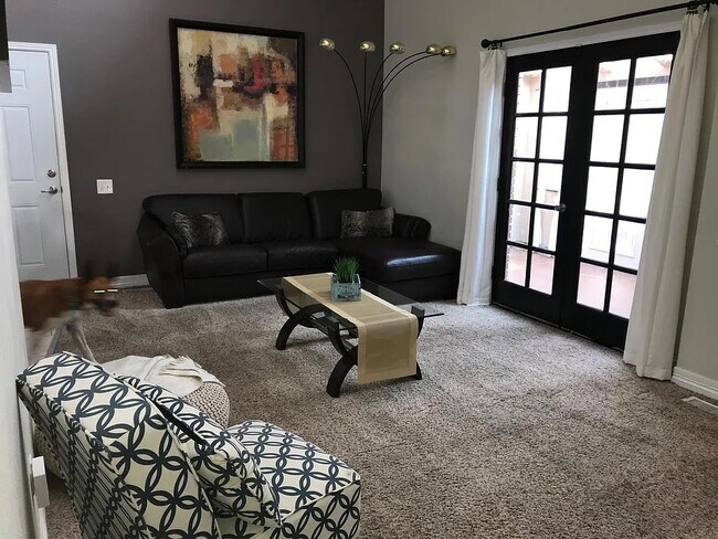 Building Photo - 1996 S Cherry St