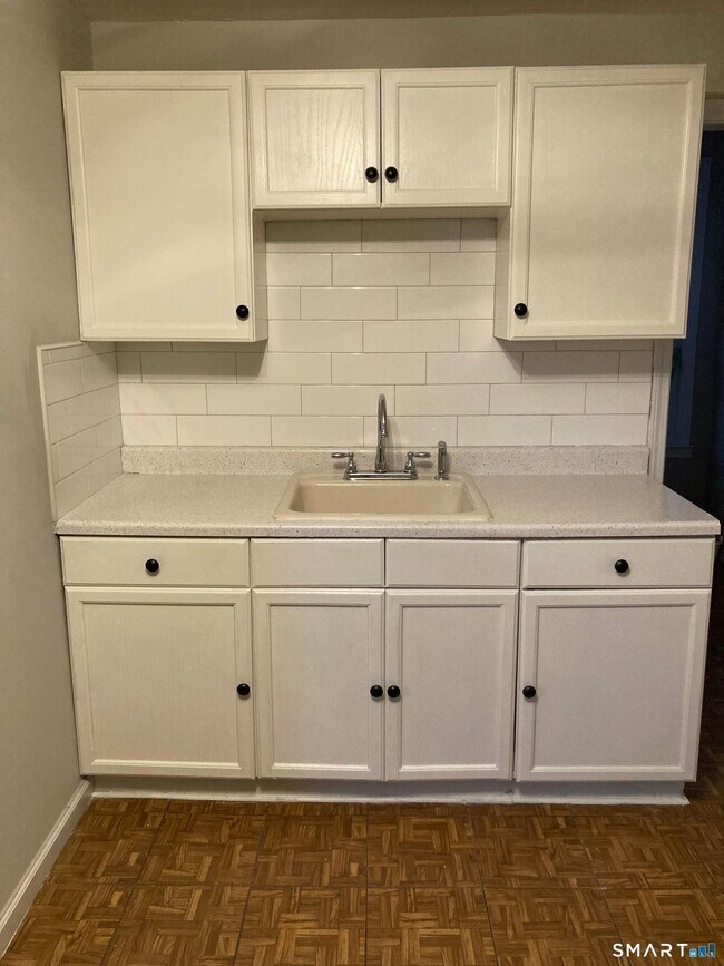 Building Photo - 235 Deacon St