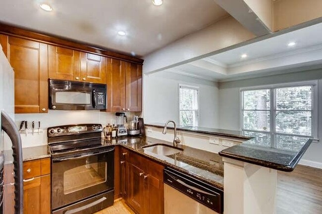 Building Photo - 2915 N Fulton Dr NE