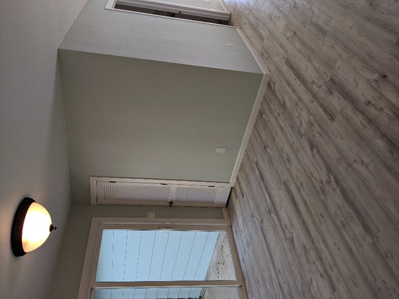 Building Photo - 6405 Orbit Way