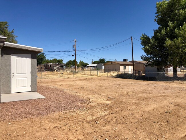 Building Photo - 3303 Devlin Ave