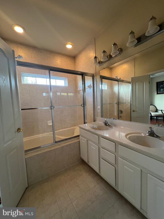 Building Photo - 604 Ridgemont Ave