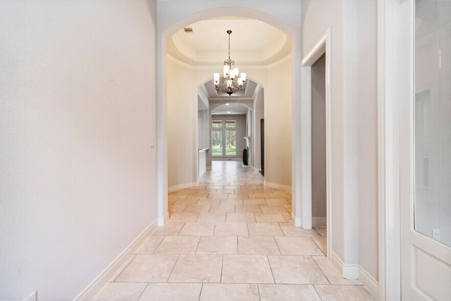 Building Photo - 944 Wilderness Oaks