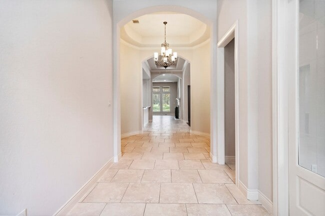 Building Photo - 944 Wilderness Oaks