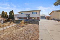 Building Photo - Spacious South Pueblo Gem with Workshop & ...