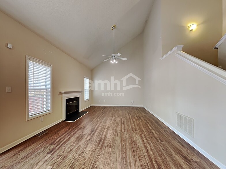 Building Photo - 2417 Appalachian Dr