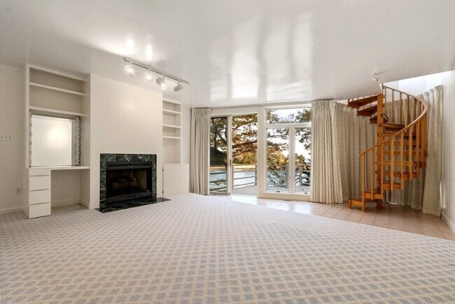 Building Photo - 23 Ocean St