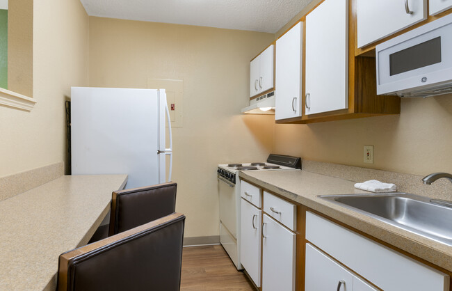 Building Photo - Furnished Studio-Cincinnati - Fairfield