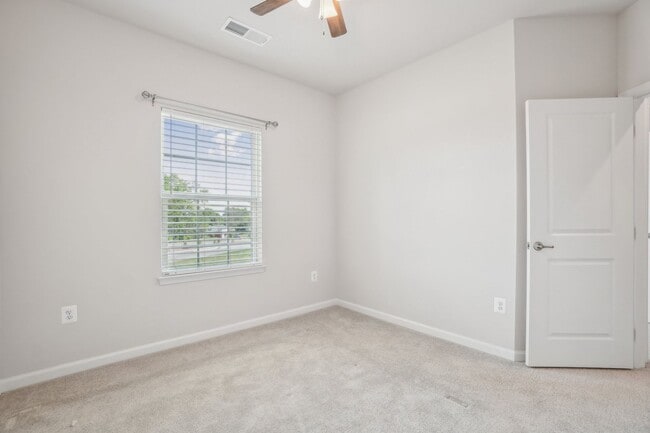 Building Photo - Lukas Park, Over 2000 Square Feet, Nearly New Build... Everything you want all in one! Come see f...