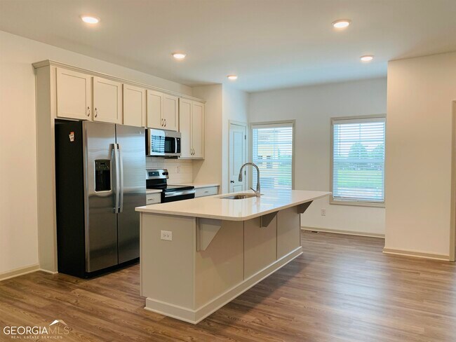 Building Photo - 4 Iron Dr