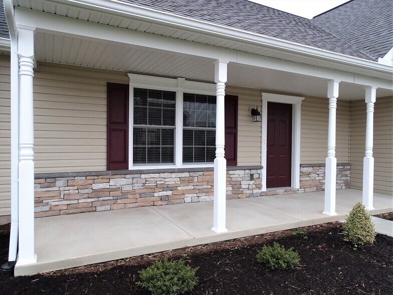 Building Photo - 207 Abbey Ln