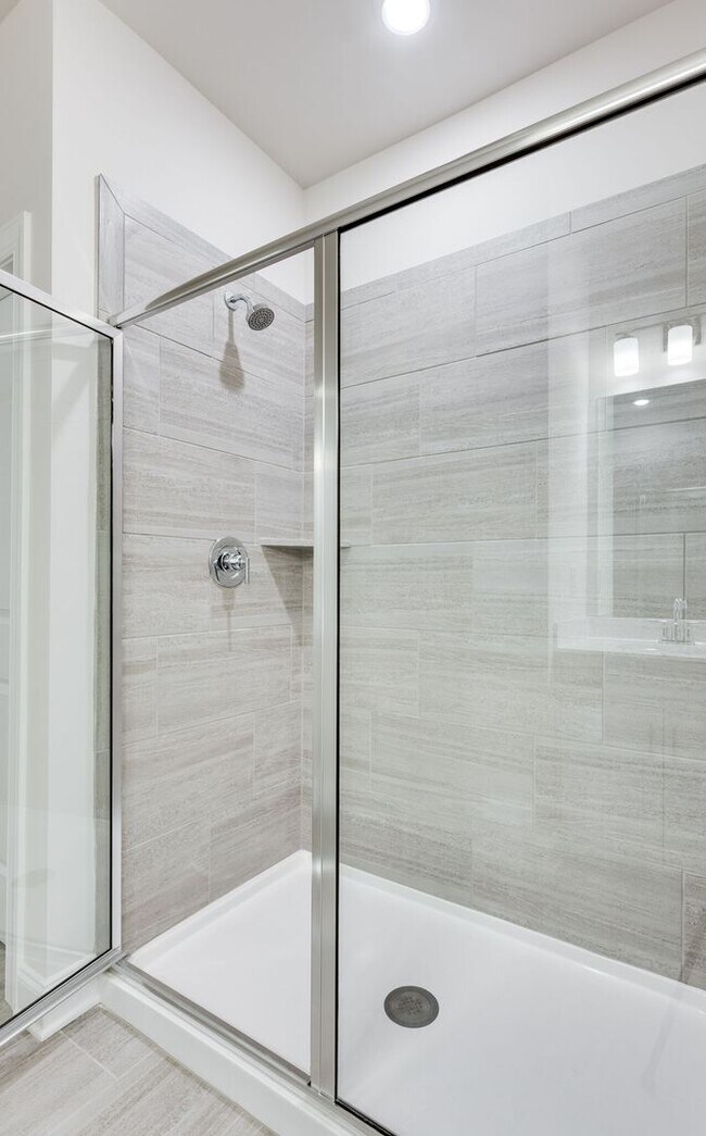 Building Photo - Awesome energy-efficient 4BE/2.5BA home in the Skyridge neighborhood!