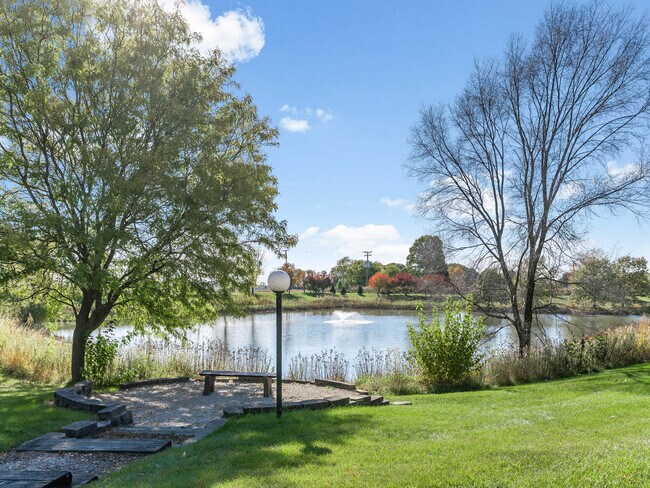 Building Photo - 1053 Symphony Dr