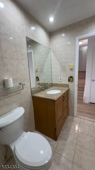 Building Photo - 5 Evergreen Dr