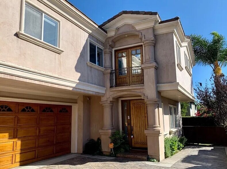 Primary Photo - 2212 Marshallfield Ln