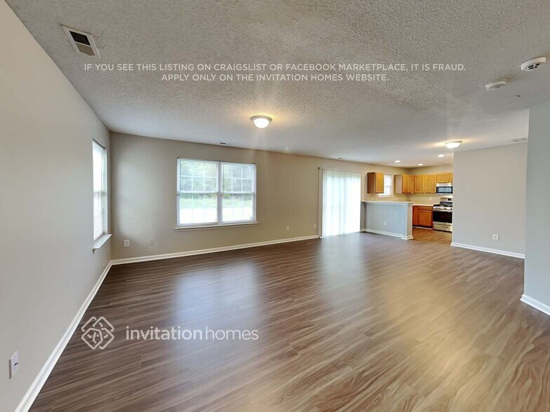 Building Photo - 10729 Glenluce Ave