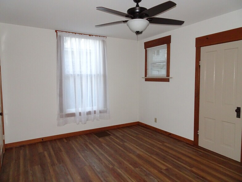 Building Photo - 415 E Lima St