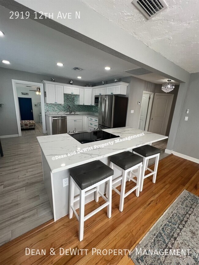 Building Photo - 2919 12th Ave N