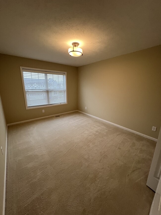 Building Photo - 2738 Kittansett Dr